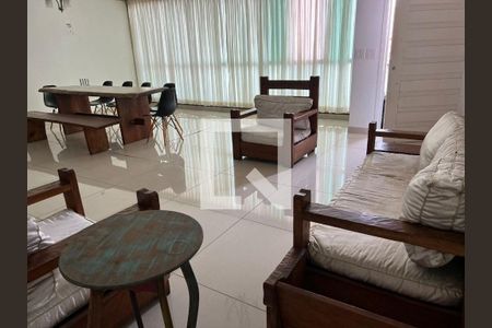 Casa à venda com 3 quartos, 272m² em Vila Carrão, São Paulo