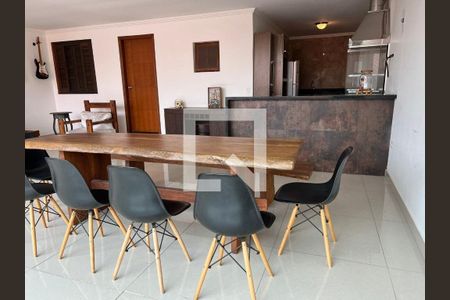 Casa à venda com 3 quartos, 272m² em Vila Carrão, São Paulo