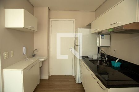 Cozinha de kitnet/studio para alugar com 1 quarto, 39m² em Brooklin, São Paulo
