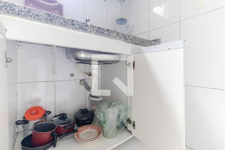 Cozinha de apartamento para alugar com 1 quarto, 32m² em República, São Paulo