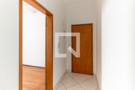 Corredor de kitnet/studio para alugar com 1 quarto, 32m² em República, São Paulo