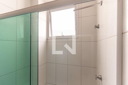 Banheiro de kitnet/studio para alugar com 1 quarto, 39m² em República, São Paulo