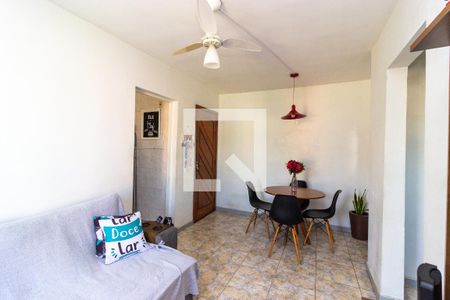 Sala de apartamento para alugar com 2 quartos, 52m² em Jardim Sulacap, Rio de Janeiro