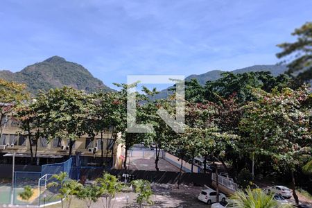 Vista do Quarto 1 de apartamento para alugar com 2 quartos, 48m² em Camorim, Rio de Janeiro