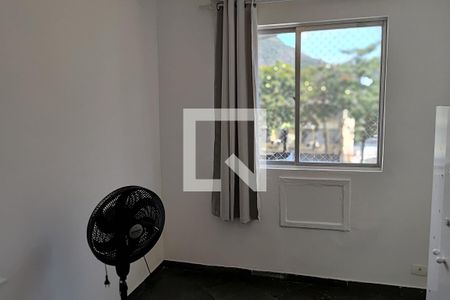 Quarto 2 de apartamento para alugar com 2 quartos, 48m² em Camorim, Rio de Janeiro