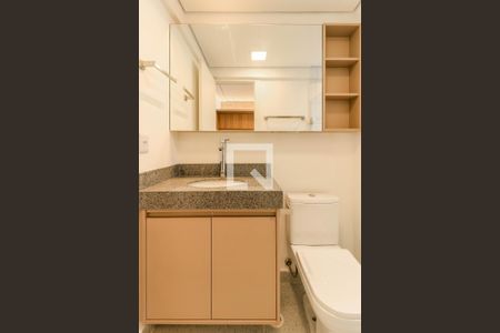 Banheiro de kitnet/studio para alugar com 1 quarto, 40m² em Parque Colonial, São Paulo