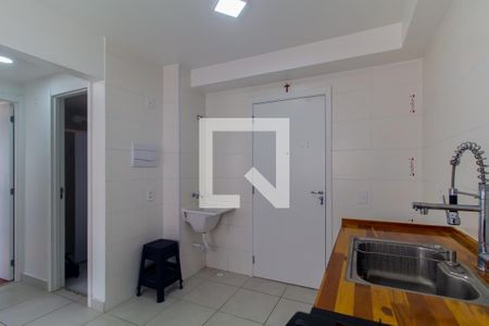 Sala/Cozinha de apartamento para alugar com 2 quartos, 33m² em Vila Ema, São Paulo
