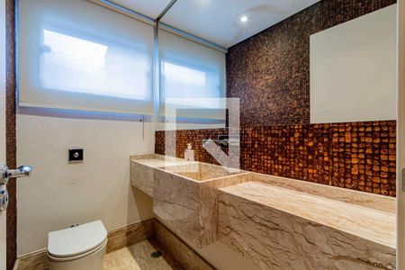 Lavabo de casa para alugar com 3 quartos, 460m² em Vila Romana, São Paulo
