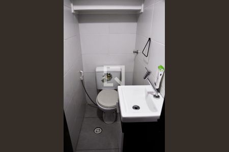 Lavabo da Sala de casa à venda com 2 quartos, 71m² em Vila Cruz das Almas, São Paulo