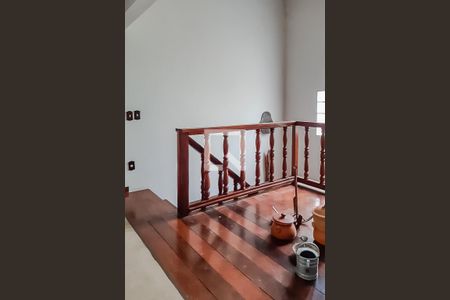 Escada de casa à venda com 3 quartos, 230m² em Serraria, Porto Alegre