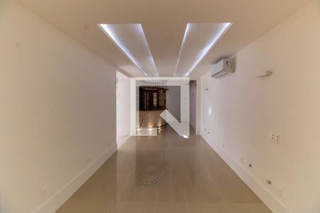 Sala de casa à venda com 6 quartos, 600m² em Camboinhas, Niterói