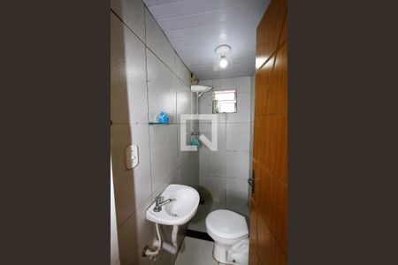 Banheiro de kitnet/studio para alugar com 1 quarto, 60m² em Alípio de Melo, Belo Horizonte