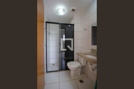 Banheiro Social de apartamento para alugar com 1 quarto, 42m² em Qn 614, Brasília