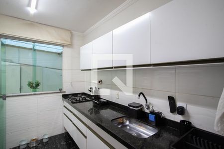 Cozinha de casa de condomínio à venda com 2 quartos, 103m² em Minaslandia, Belo Horizonte