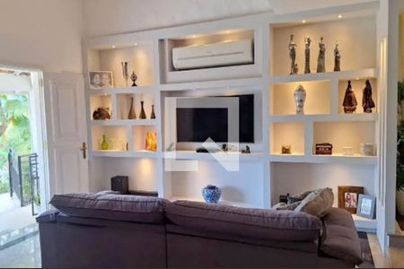 Sala de casa de condomínio à venda com 3 quartos, 200m² em Anil, Rio de Janeiro