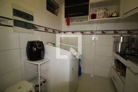 Cozinha e Área de Serviço de apartamento para alugar com 2 quartos, 72m² em Jardim das Margaridas, Salvador