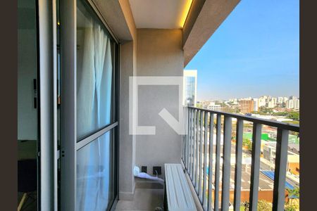 Varanda de kitnet/studio para alugar com 1 quarto, 25m² em Indianópolis, São Paulo