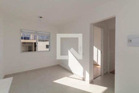 Sala/Cozinha de apartamento para alugar com 2 quartos, 34m² em Colônia (zona Leste), São Paulo