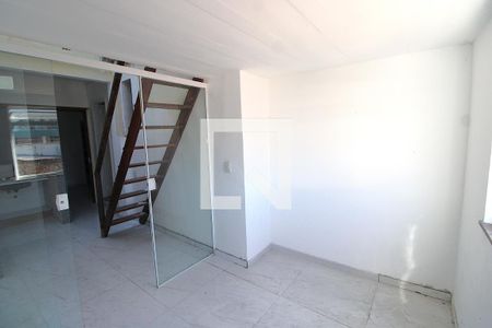 Quarto 1 de casa para alugar com 2 quartos, 50m² em Vila Valqueire, Rio de Janeiro