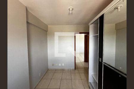 Quarto 2 de apartamento para alugar com 2 quartos, 48m² em Qr 110, Brasília
