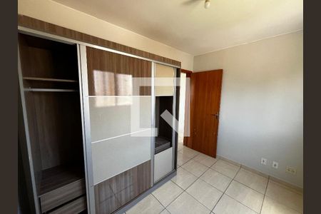 Quarto de apartamento para alugar com 2 quartos, 48m² em Qr 110, Brasília