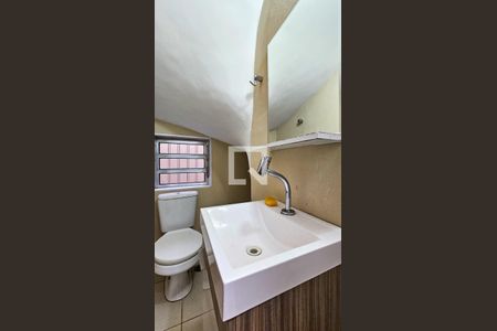 Lavabo de casa à venda com 4 quartos, 130m² em Jardim Luanda, São Paulo