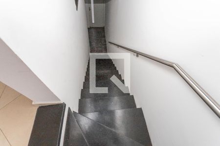 Escada para garagem de casa de condomínio à venda com 3 quartos, 220m² em Centro, Diadema