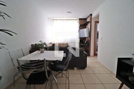 Sala de apartamento para alugar com 2 quartos, 47m² em Presidente Roosevelt, Uberlândia