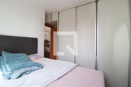 Quarto 1 de apartamento para alugar com 2 quartos, 47m² em Presidente Roosevelt, Uberlândia