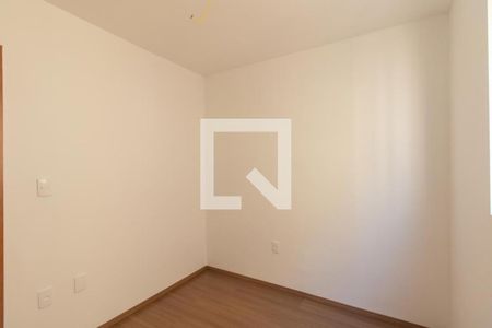 Quarto 1 de apartamento à venda com 2 quartos, 44m² em Novo Mundo, Curitiba