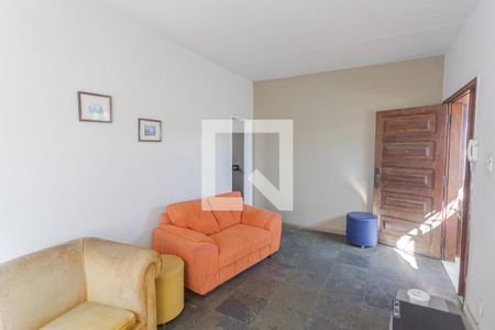 Sala de casa à venda com 2 quartos, 235m² em Carlos Prates, Belo Horizonte