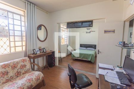 Quarto 2 de casa à venda com 2 quartos, 235m² em Carlos Prates, Belo Horizonte