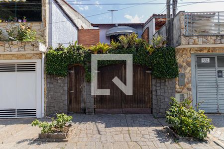Casa à venda com 135m², 4 quartos e 2 vagasFachada