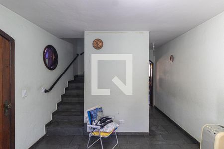 Casa à venda com 135m², 4 quartos e 2 vagasSala