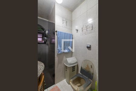 Casa à venda com 135m², 4 quartos e 2 vagasBanheiro
