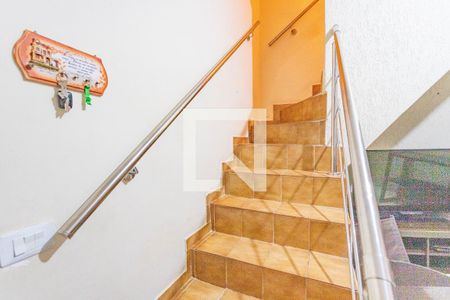 Escada de casa à venda com 3 quartos, 160m² em Casa Grande, Diadema