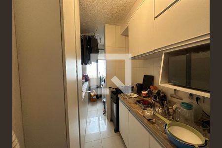Cozinha de apartamento para alugar com 2 quartos, 68m² em Jardim Tupanci, Barueri