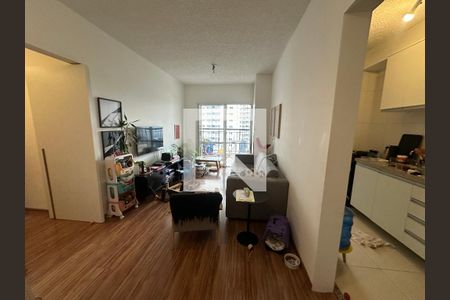 Sala de apartamento para alugar com 2 quartos, 68m² em Jardim Tupanci, Barueri