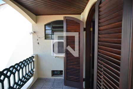 Sacada de casa à venda com 3 quartos, 198m² em Vila Tibiriçá, Santo André