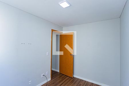 Quarto 1 de apartamento para alugar com 2 quartos, 44m² em Jardim Iris, São Paulo
