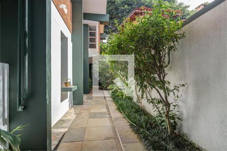 Casa à venda com 3 quartos, 438m² em Granja Julieta, São Paulo