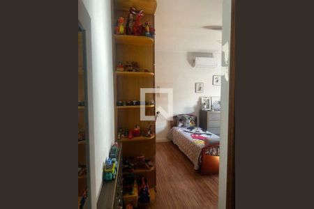 Casa à venda com 3 quartos, 198m² em Jardim das Vertentes, São Paulo