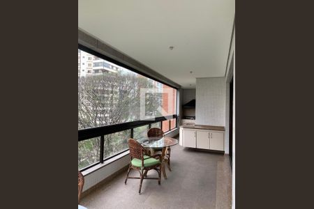 Apartamento para alugar com 4 quartos, 335m² em Indianópolis, São Paulo