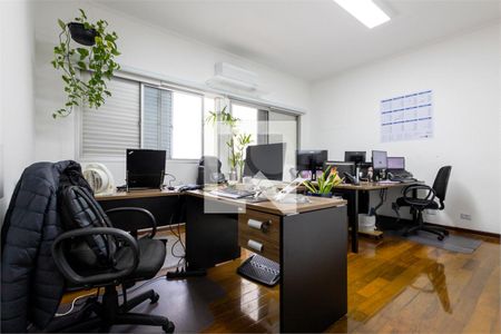 Casa à venda com 5 quartos, 258m² em Aclimação, São Paulo