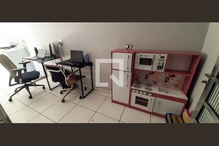 Escritório de casa à venda com 3 quartos, 150m² em Metalúrgicos, Osasco