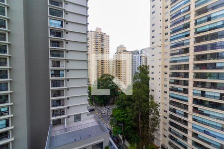 Varanda vista de apartamento para alugar com 1 quarto, 38m² em Cidade Monções, São Paulo