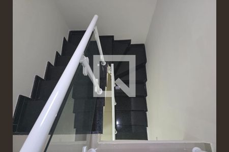 Escada acesso aos Quartos  de casa à venda com 3 quartos, 160m² em Parque Santo Antonio, Guarulhos