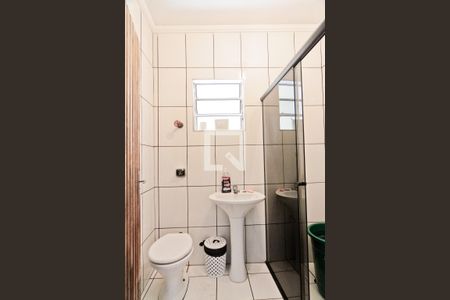 Banheiro de casa para alugar com 1 quarto, 500m² em Jardim Santa Lucrécia, São Paulo