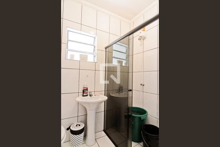 Banheiro de casa para alugar com 1 quarto, 500m² em Jardim Santa Lucrécia, São Paulo