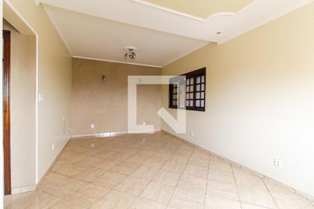 Sala de casa para alugar com 3 quartos, 150m² em Limoeiro, São Paulo